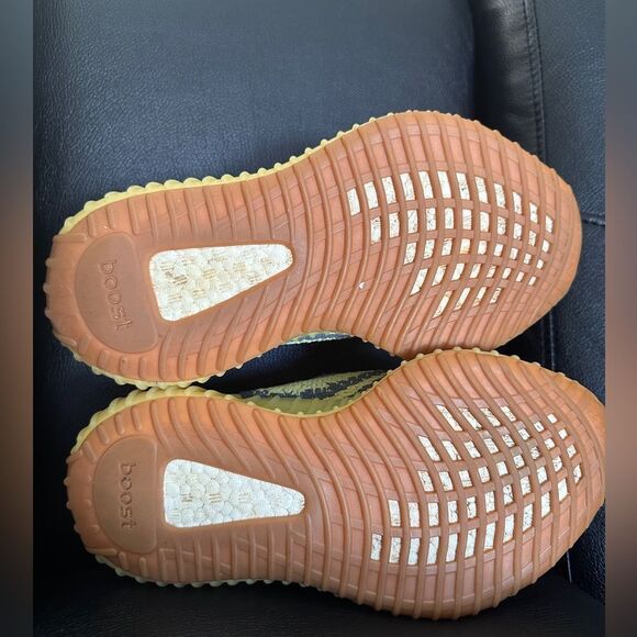 Adidas Yeezy Boost 350 V2 Semi Frozen Yellow - Size 4 Junior (Women's 5.5) - Picture 13 of 16